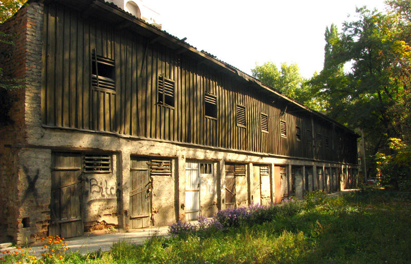 старі гаражі. Донецьк, Україна