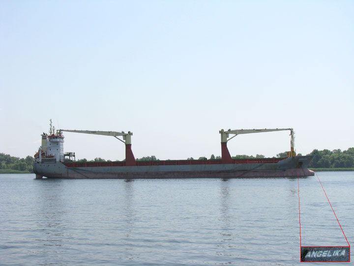Корабель Angelika на Дніпрі в Херсоні