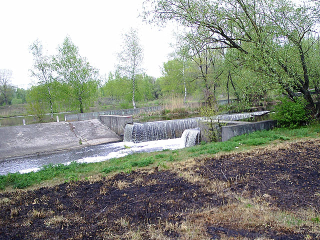 Водоспад біля рибного господарства у 2007