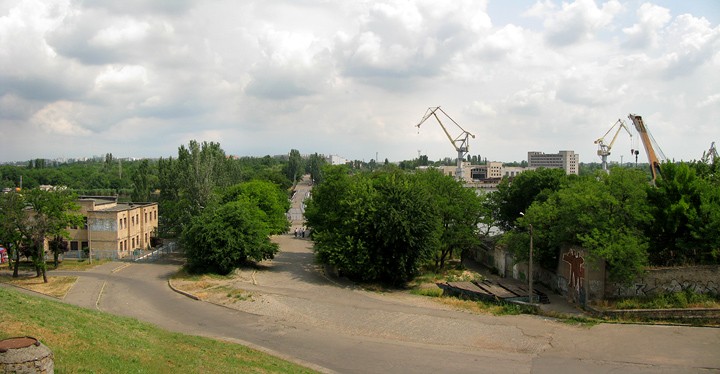 Вид с холма на понтонный мост (Киевское шоссе) через устье Ингула в Николаеве