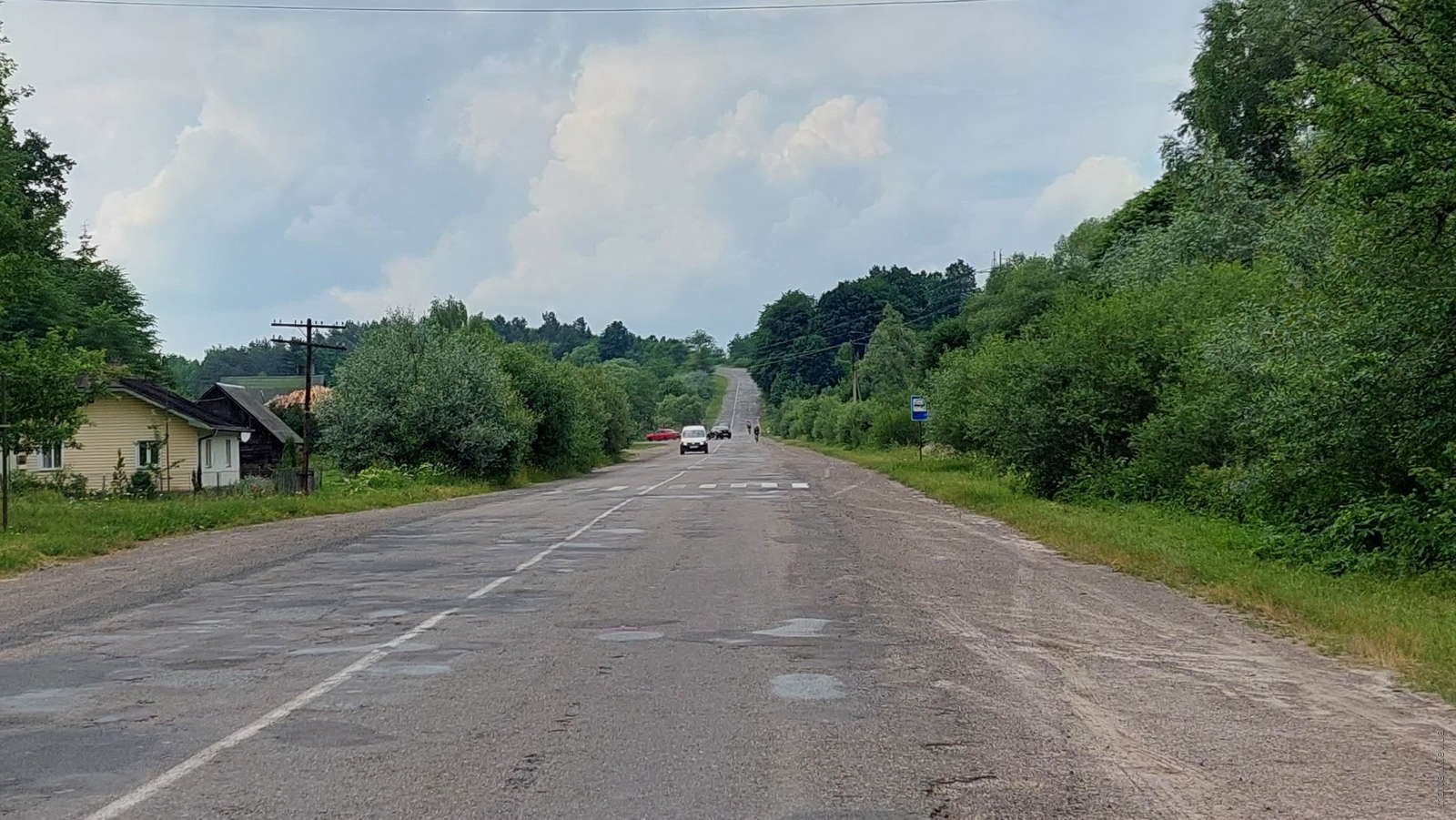 Підйом на дорозі від Старого Самбору у Стару Сіль. Львівська область, Україна