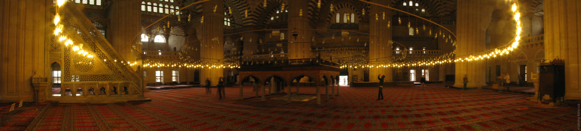 Панорама внутри мечети Селимие. Эдирне, Турция