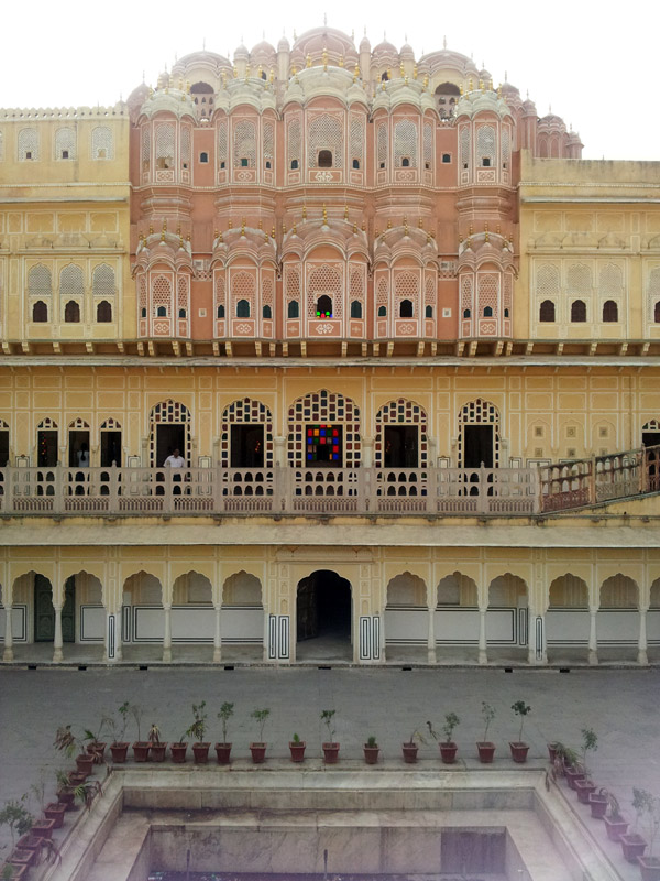 Дворец ветров в Джайпуре. Hava Mahal (Wind Palace) in Jaipur
