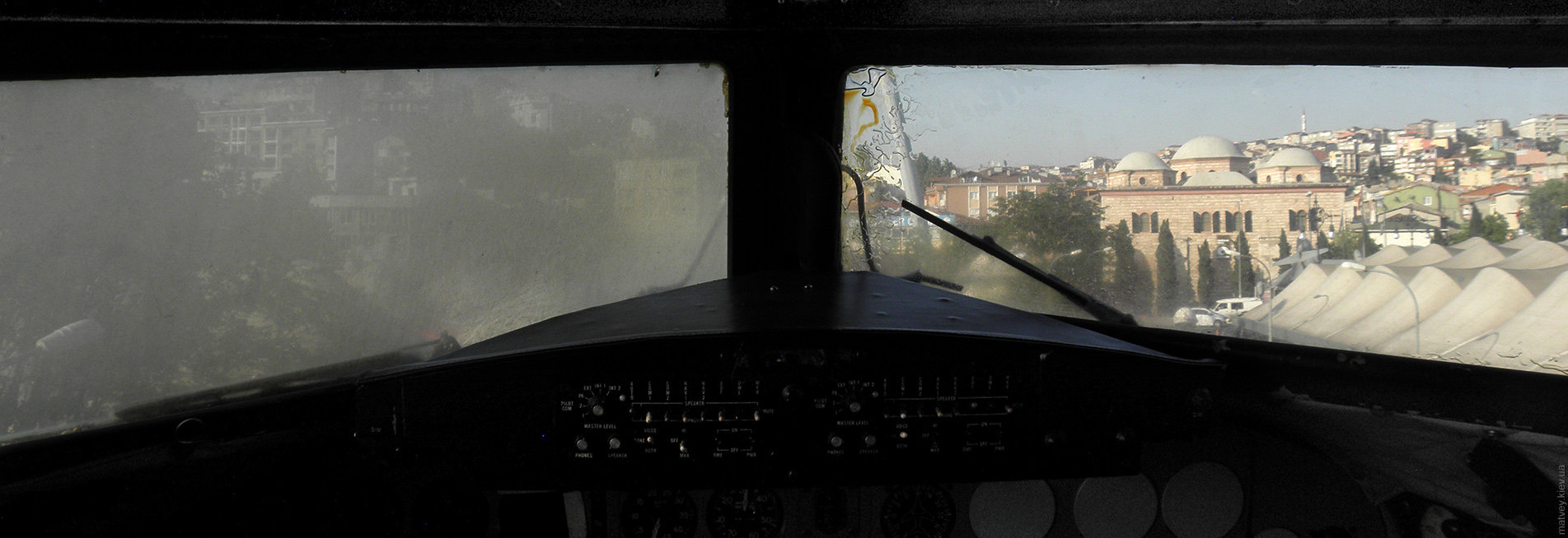 Вид на Хаскёй из кабины самолёта. Стамбул, Турция