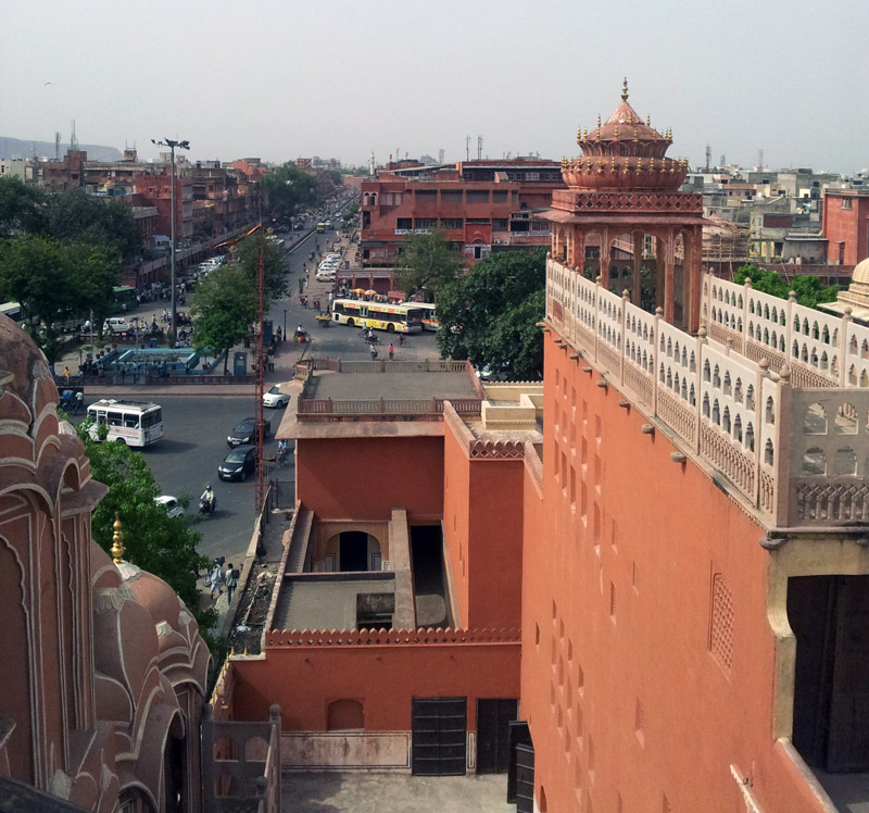 Вулиця в Джайпурі. Вид з палацуц Хава Махал