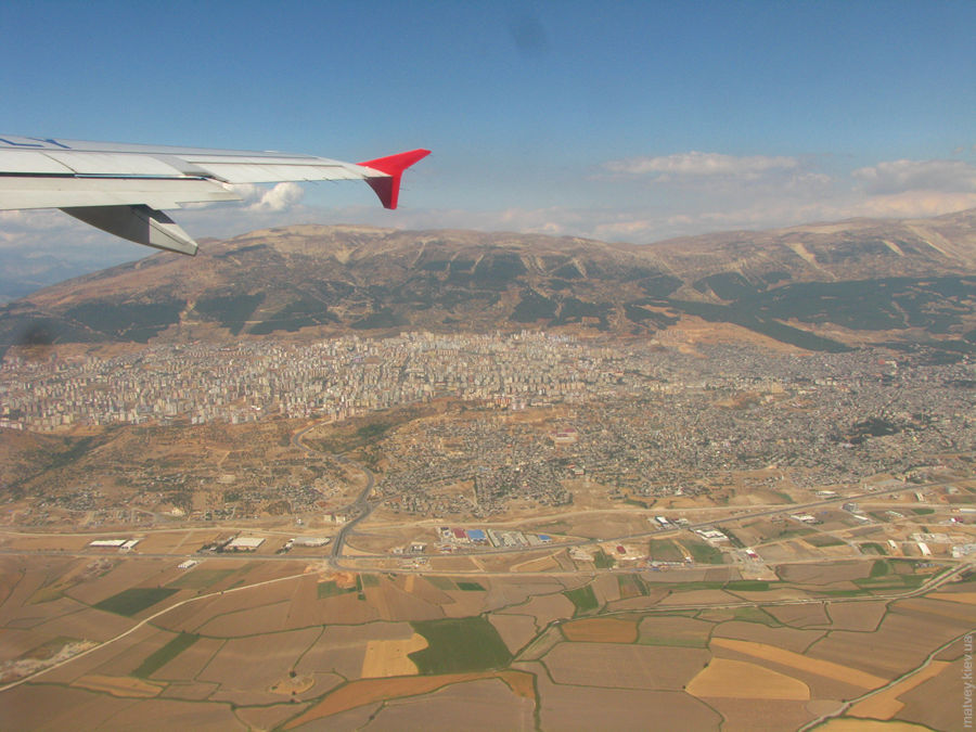 Вид з літака на місто Кахраманмараш, Туреччина