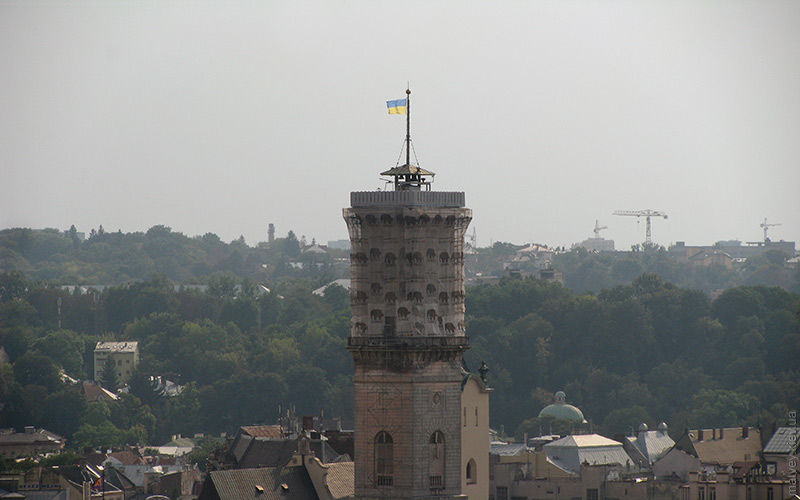 Башня ратуши на ремонте. Вид с Высокого замка