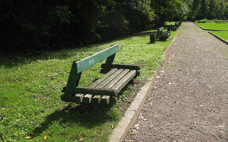 скамейка в парке Погулянка