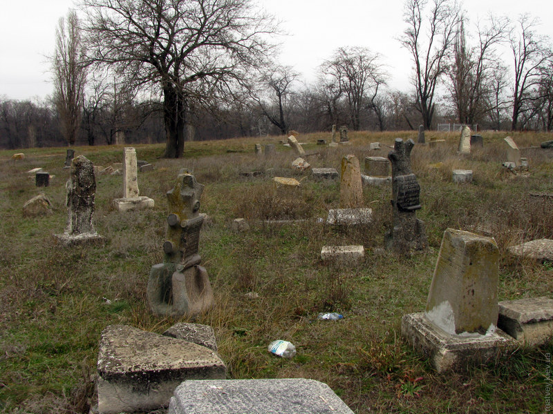 Могилы на еврейском кладбище в Мелитополе