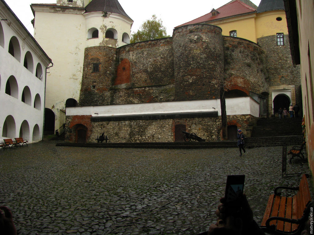 Мукачевский замок, внутренний двор