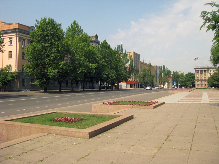 Сквер 68 десантників та вулиця Адміральська в Миколаєві