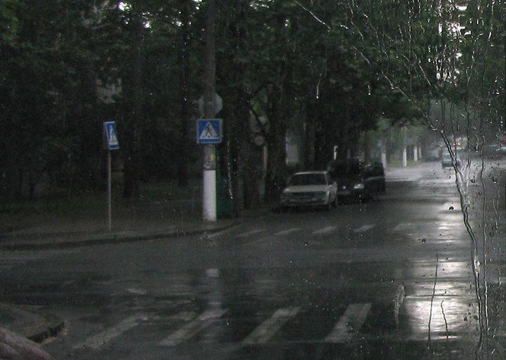 Улица Адмиральская под дождём, из окна автобуса, Николаев