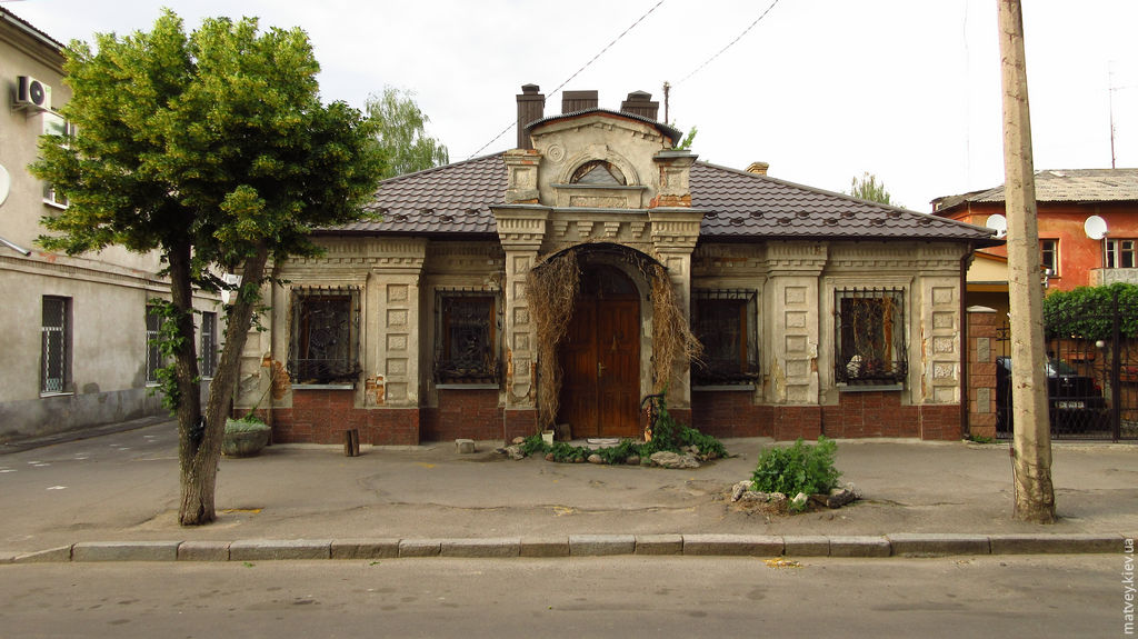 Старый частный домик в Ровно